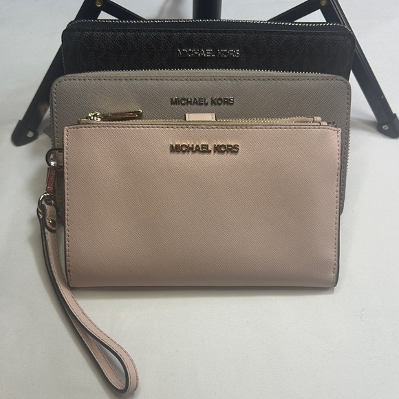 Michael Kors Pink, Gray, and Black wallet, wristlet, pouch set. - Picture 1 of 3